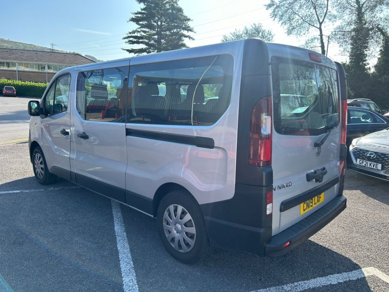 VAUXHALL VIVARO COMBI CDTI S/S NO VAT 9 SEATER  - 3389 - 11