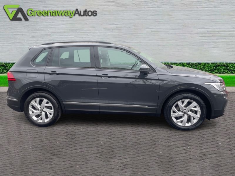 VOLKSWAGEN TIGUAN LIFE TSI DSG GREAT VALUE MUST BE SEEN - 3363 - 3