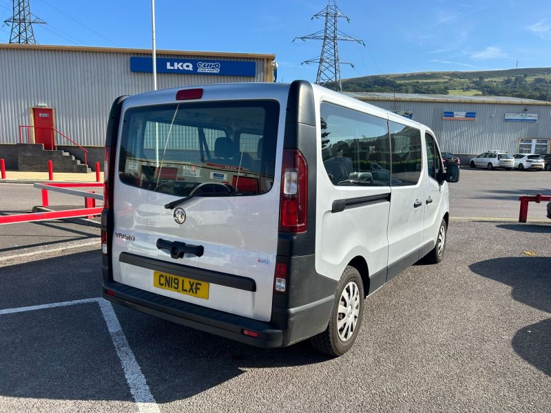 VAUXHALL VIVARO COMBI CDTI S/S NO VAT 9 SEATER  - 3389 - 5