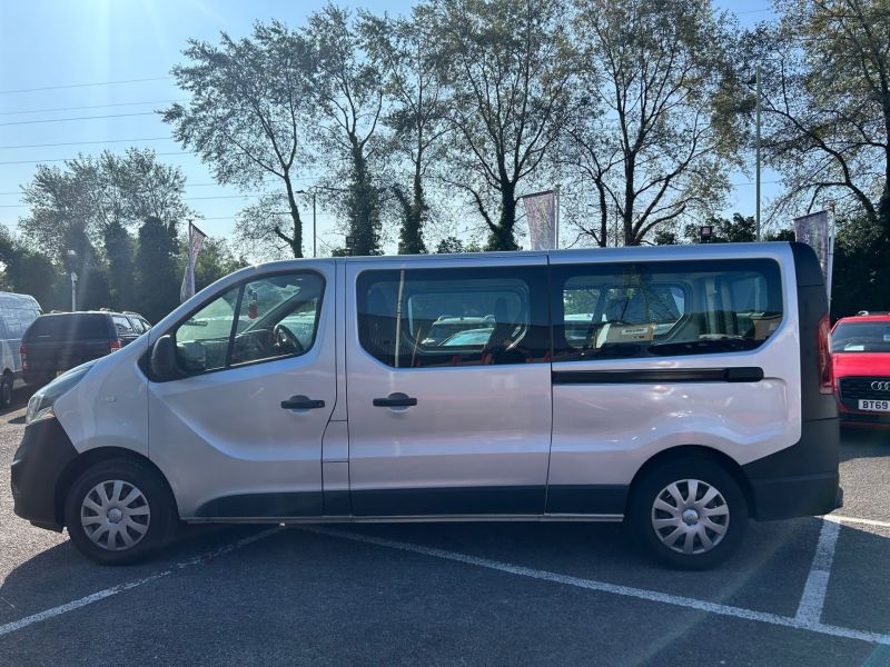 VAUXHALL VIVARO COMBI CDTI S/S NO VAT 9 SEATER  - 3389 - 9