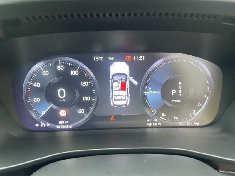 VOLVO XC40 RECHARGE T4 R-DESIGN - 3421 - 19